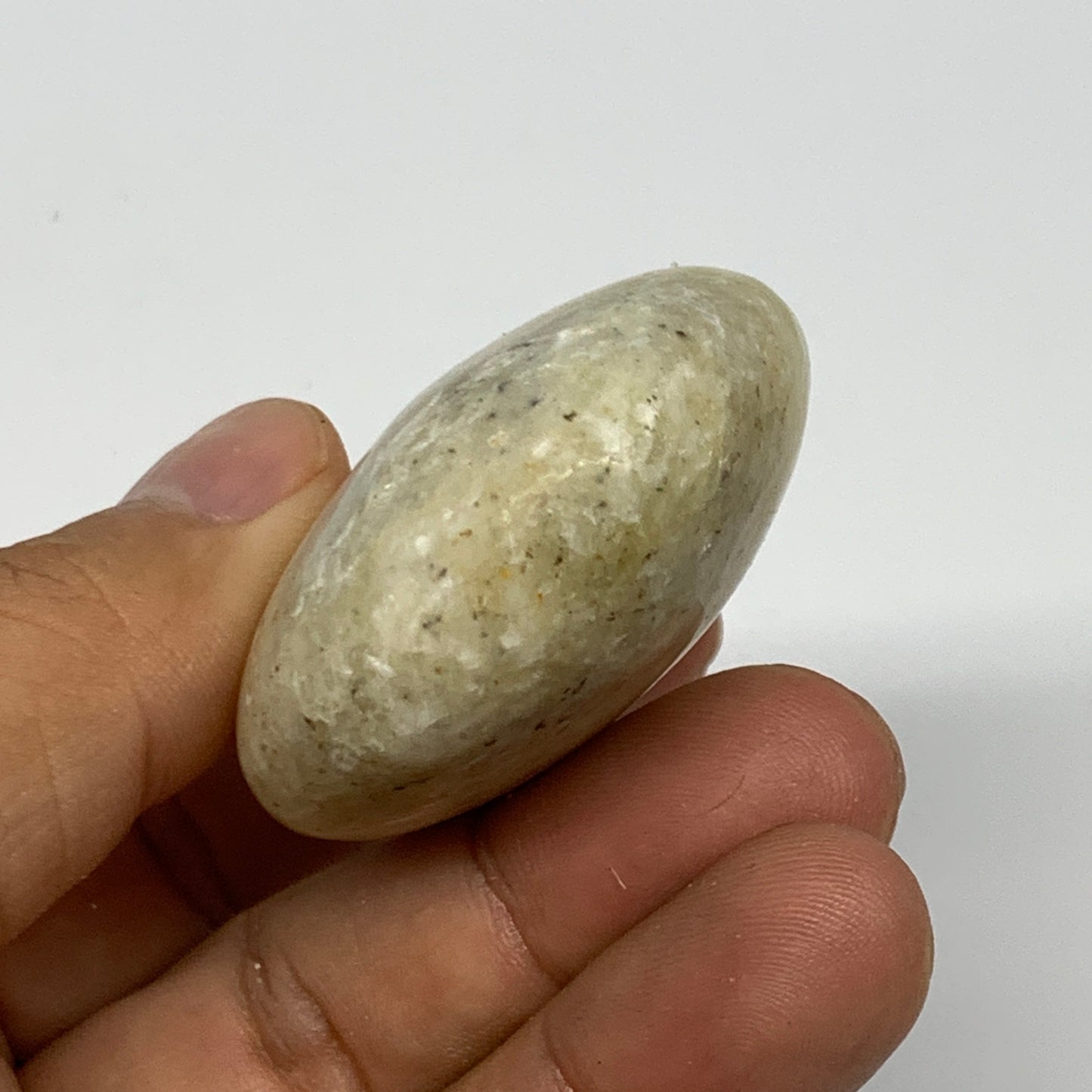 77.8g, 2.1"x1.7"x0.9", Natural Yellow Calcite Palm-Stone Crystal Polished Reiki,