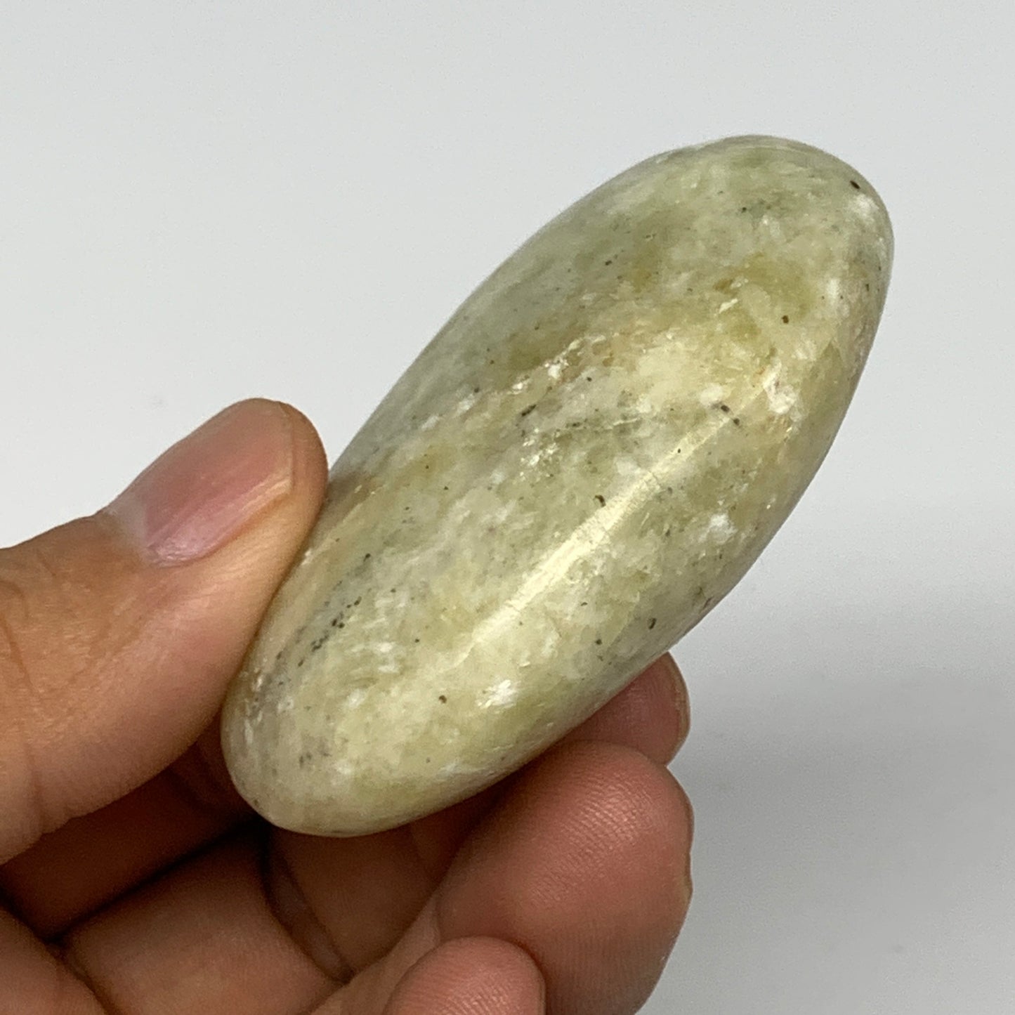 84.8g, 2.3"x1.7"x0.9", Natural Yellow Calcite Palm-Stone Crystal Polished Reiki,