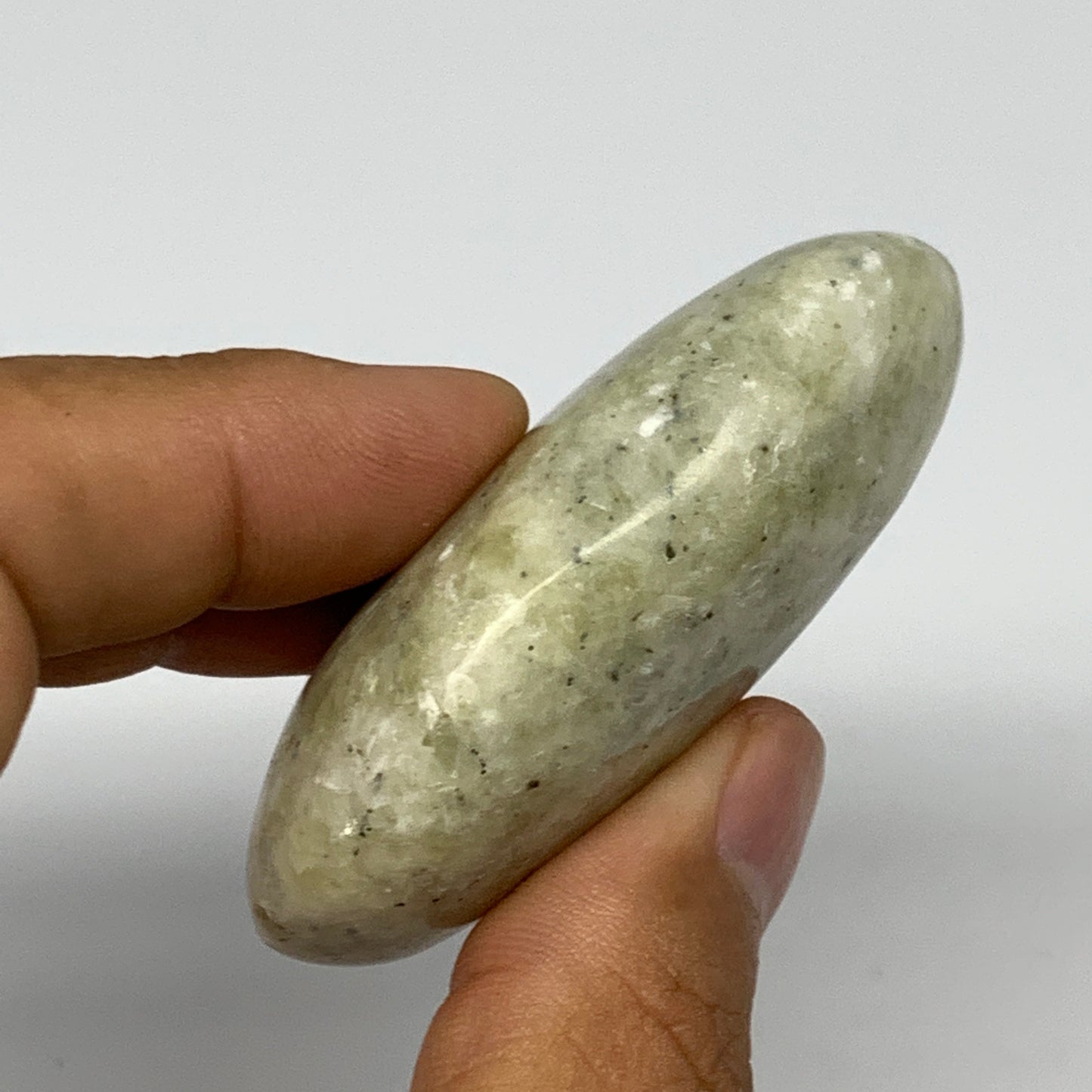 79.2g, 2.4"x1.6"x0.8", Natural Yellow Calcite Palm-Stone Crystal Polished Reiki,