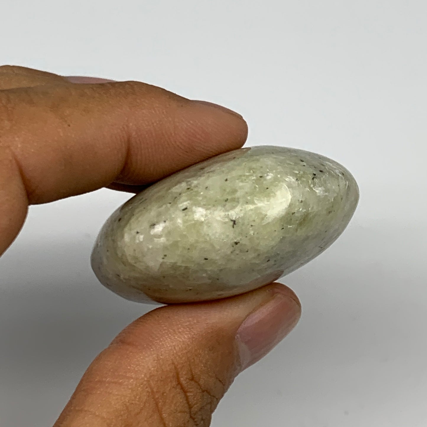 79.2g, 2.4"x1.6"x0.8", Natural Yellow Calcite Palm-Stone Crystal Polished Reiki,
