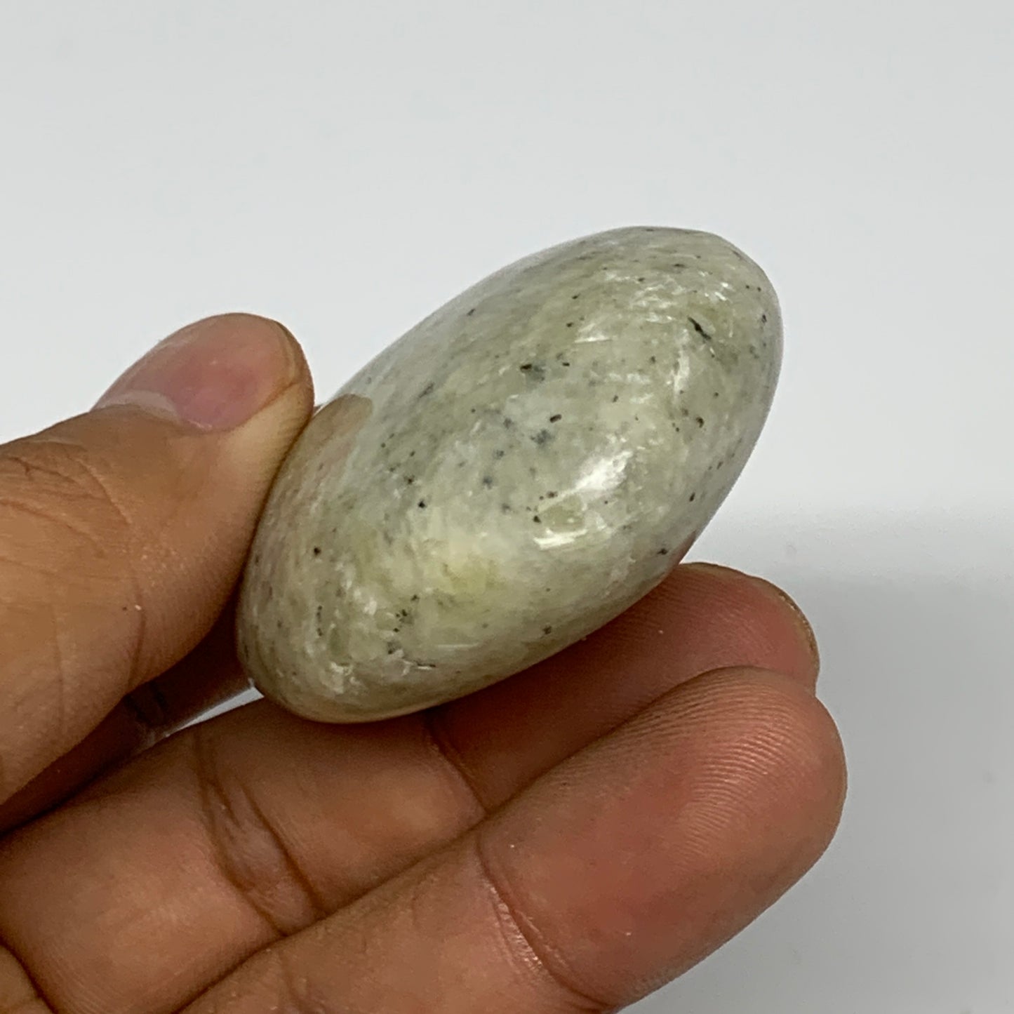 79.2g, 2.4"x1.6"x0.8", Natural Yellow Calcite Palm-Stone Crystal Polished Reiki,