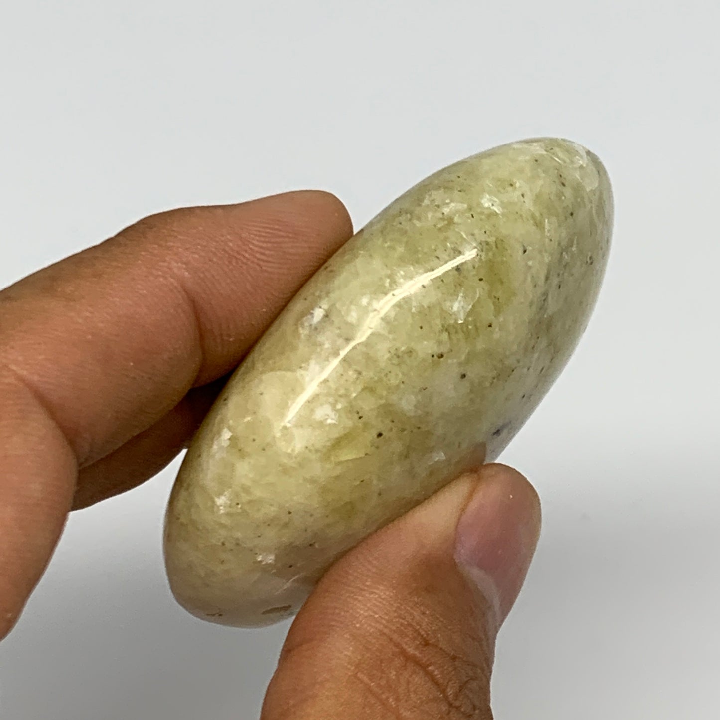 80.1g, 2.2"x1.7"x0.9", Natural Yellow Calcite Palm-Stone Crystal Polished Reiki,