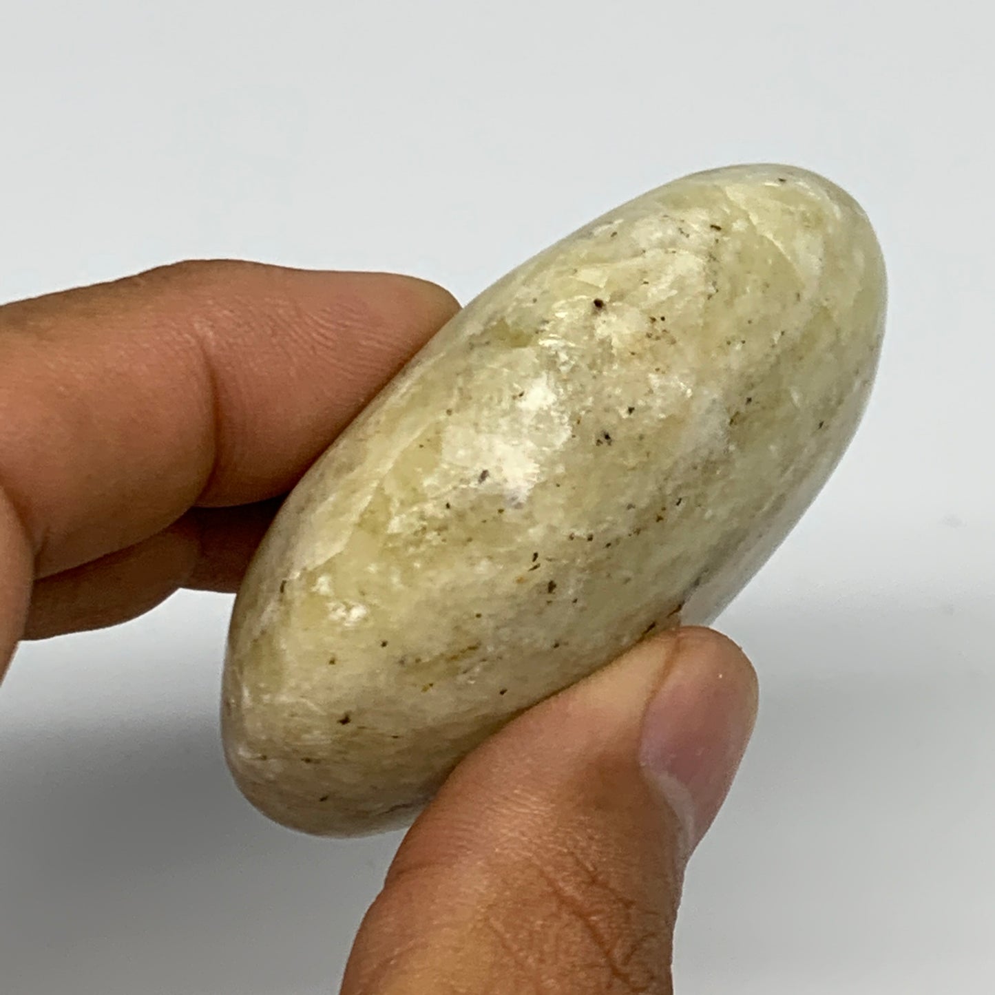 97.1g, 2.3"x1.8"x0.9", Natural Yellow Calcite Palm-Stone Crystal Polished Reiki,