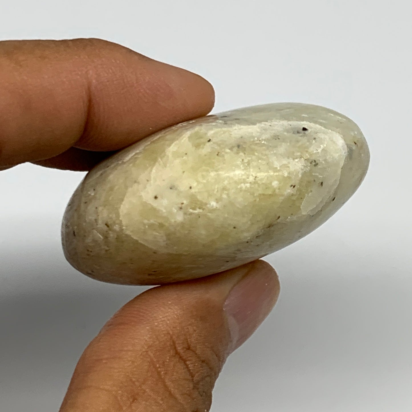 97.1g, 2.3"x1.8"x0.9", Natural Yellow Calcite Palm-Stone Crystal Polished Reiki,