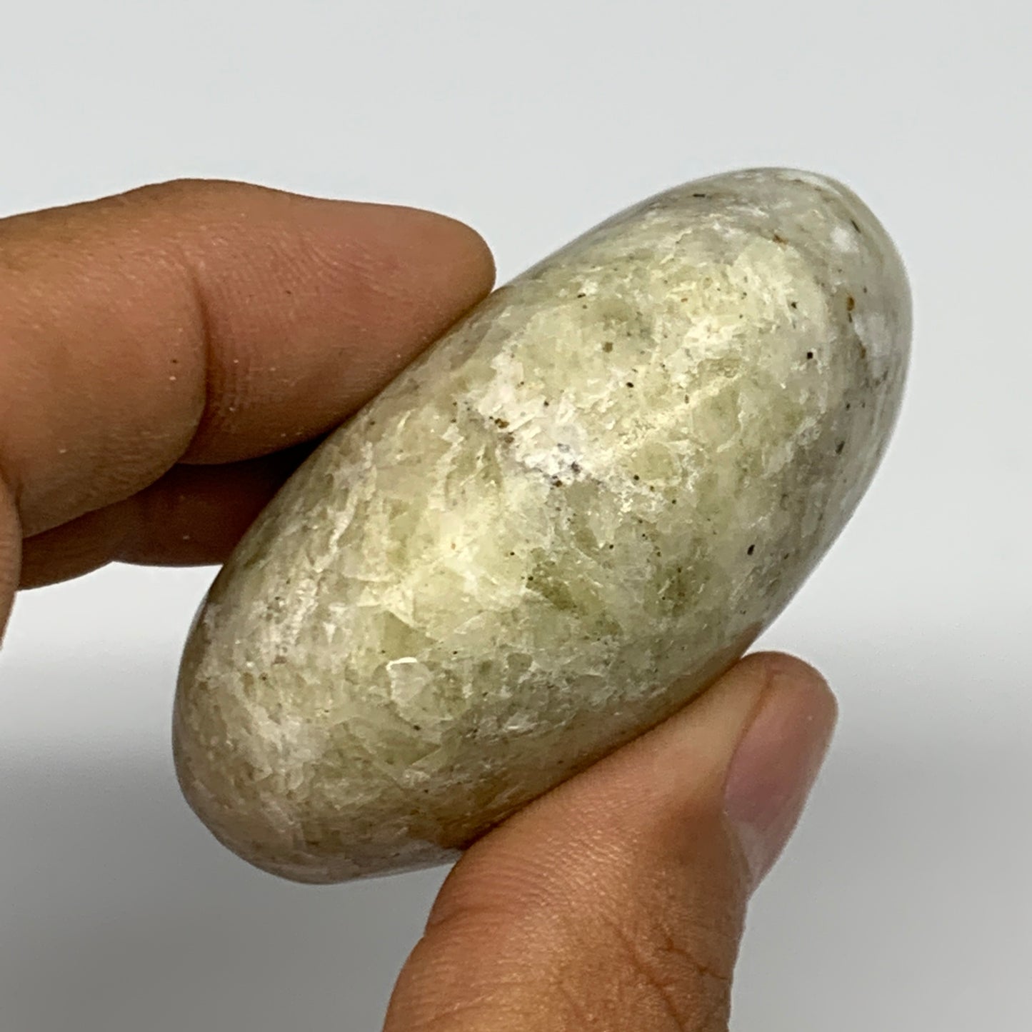 95.9g, 2.1"x1.7"x1", Natural Yellow Calcite Palm-Stone Crystal Polished Reiki, B