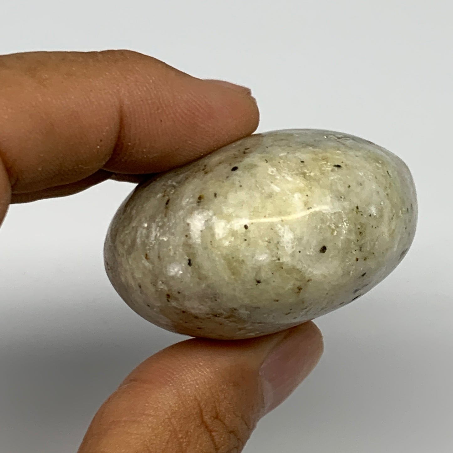 95.9g, 2.1"x1.7"x1", Natural Yellow Calcite Palm-Stone Crystal Polished Reiki, B