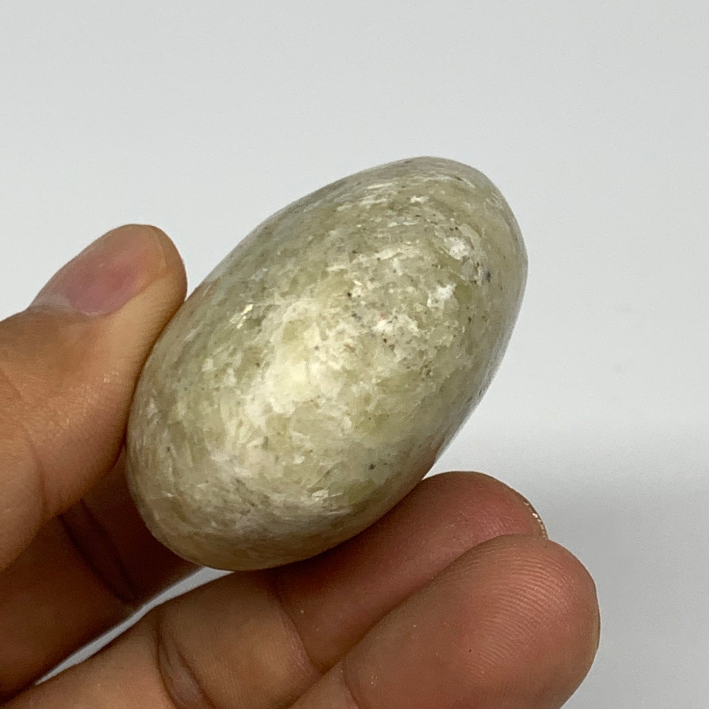 95.9g, 2.1"x1.7"x1", Natural Yellow Calcite Palm-Stone Crystal Polished Reiki, B