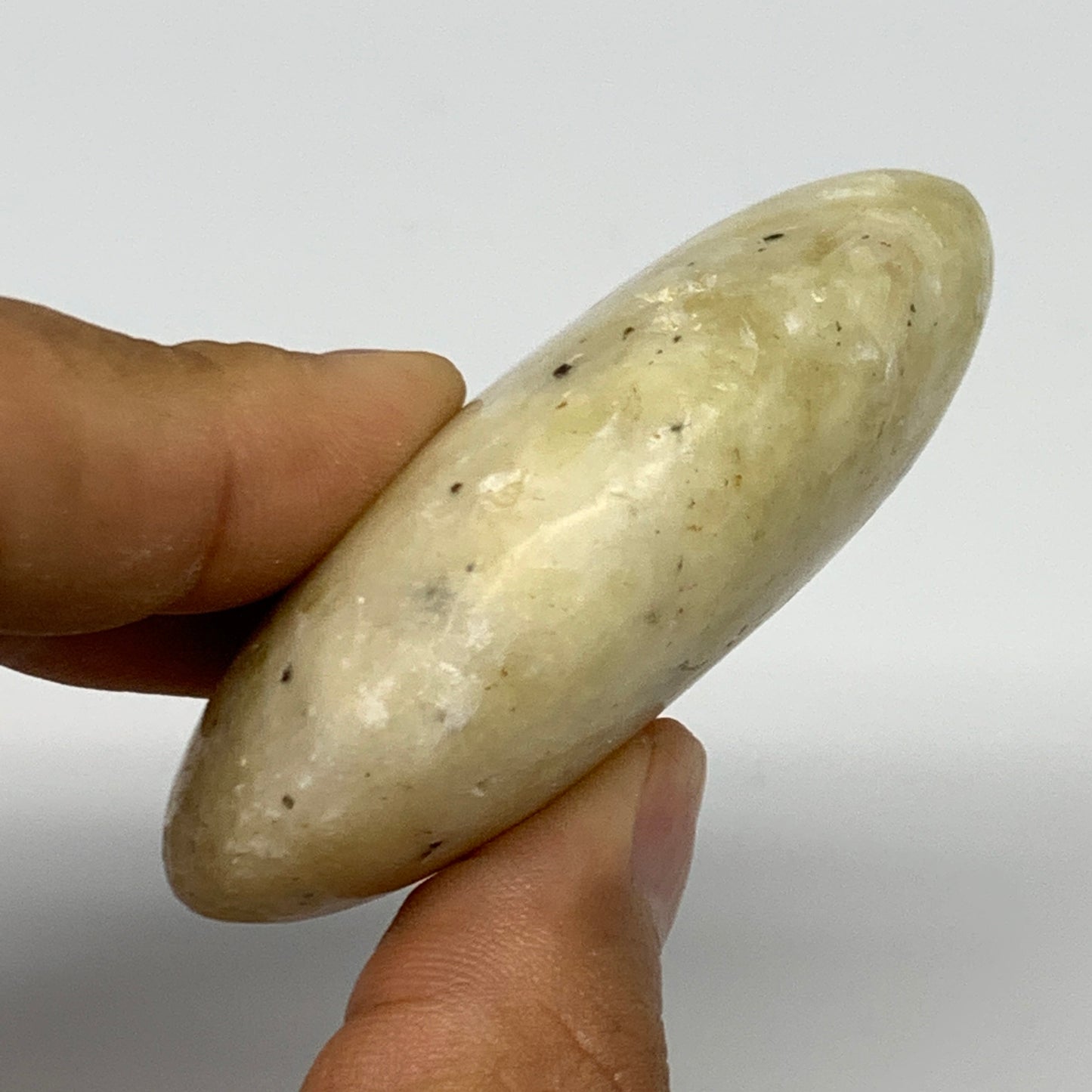 87.9g,2.4"x1.8"x0.8", Natural Yellow Calcite Palm-Stone Crystal Polished Reiki,