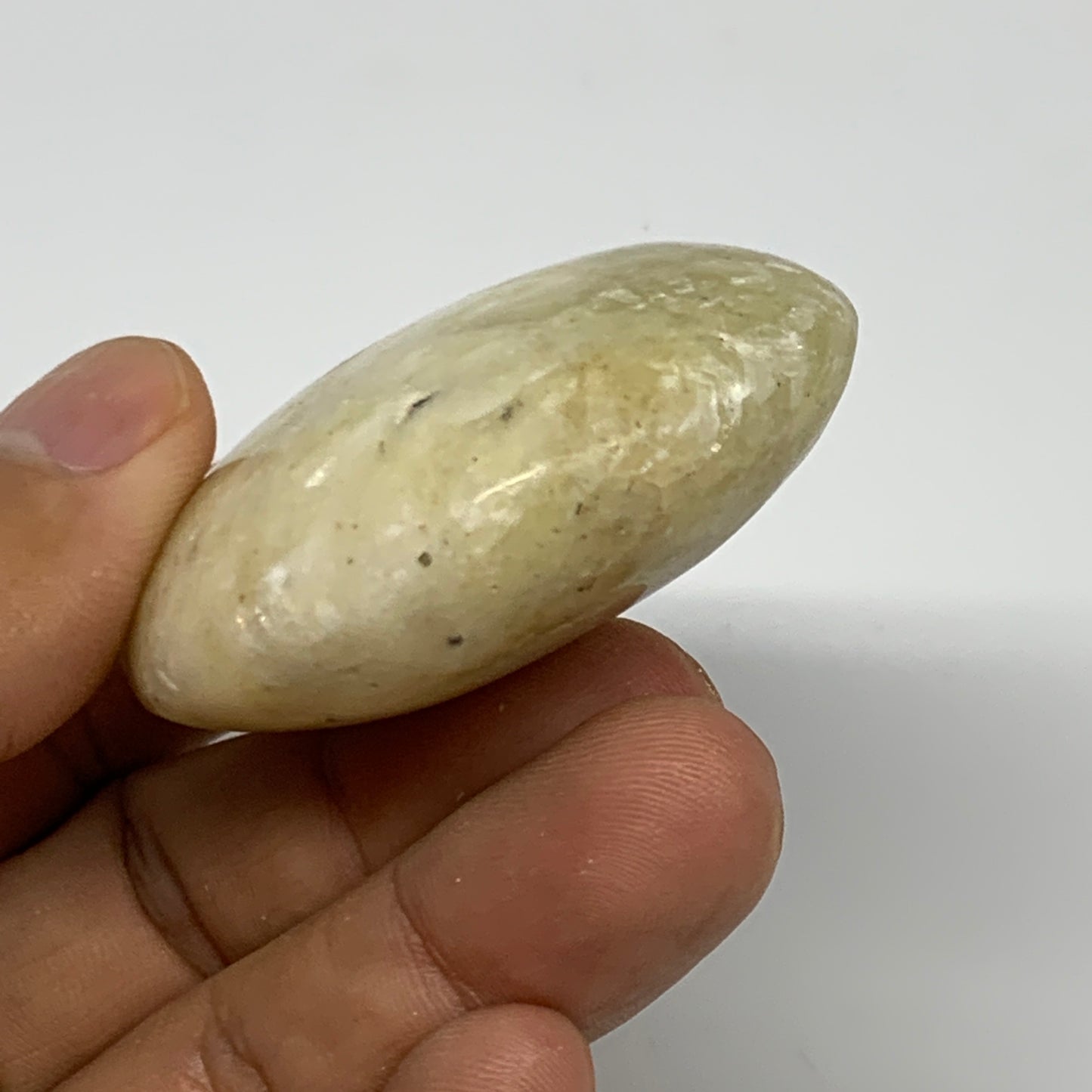 87.9g,2.4"x1.8"x0.8", Natural Yellow Calcite Palm-Stone Crystal Polished Reiki,